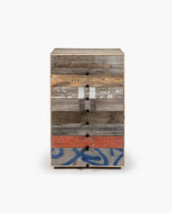 Schubladenschrank aus Holz 02